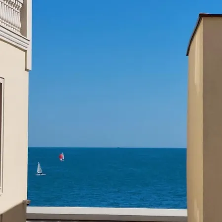 Supreme Danieli - By The Sea Apartment *