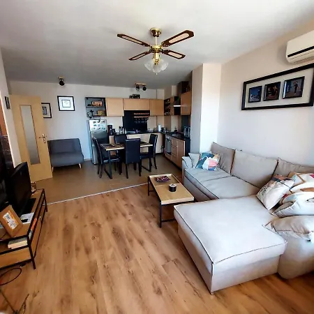 Supreme Danieli - By The Sea Apartamento *